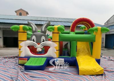 China Castillo animoso inflable del conejo de la selva del partido de los niños para la diversión interior inflable interior del patio en venta