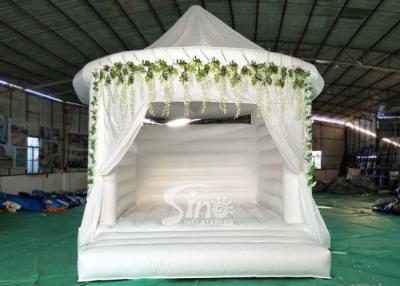 China 5x4 Inflatable Wedding White Bouncy Castle With Flower Decoration For Wedding Parties Or Events for sale