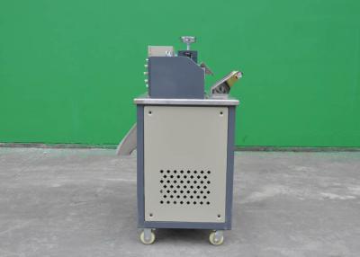 China 12-16 Cut Barroot Plastic Film Cutting Machine , 270kg Unit Weight Plastic Waste Cutter for sale
