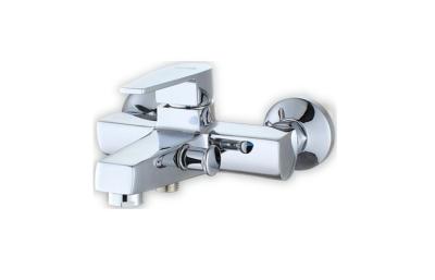 China Contemporary Bathtub Bathroom Sink Faucets Chrome Polished , Wall Mounted Type for sale