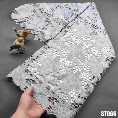 China Factory Direct Sales Wholesale Price 3D Lace Fabric Bridal Unique 100% Polyester Water Soluble Cord Lace GUIPURE Fabric en venta