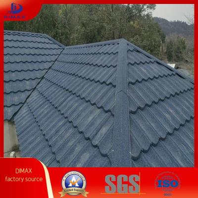 China Antialgen-Dachmaterialien aus farbigen Steinscheiben mit Stahldachfliesen zu verkaufen