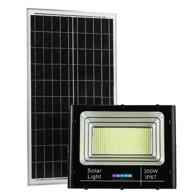 China Diodo emissor de luz solar promovido da luz de inundação 25W 40W 60W 100W 200W 300W com indicador da bateria à venda