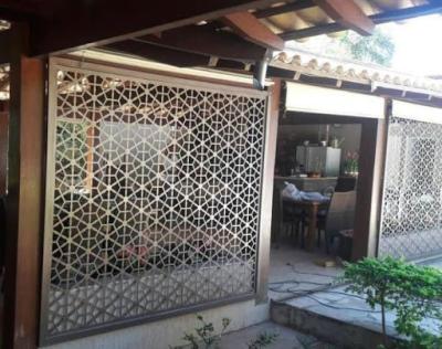 China OEM / ODM Decorative Black Aluminum Fence 6x8 Privacy Fence Laser Cut for sale