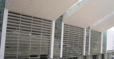 China Fenster Aluminium Vertikalschleifer Fensterläden Schalldichte zu verkaufen