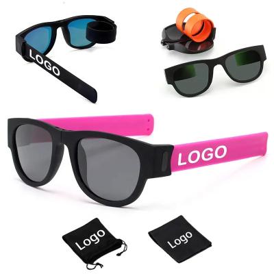 Chine Claque extérieure pliant les lunettes de soleil de blocage UV Logo Shades fait sur commande à vendre