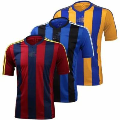 Chine Tees-shirt graphiques respirables de chemise de formation du football des hommes faits sur commande de polyester à vendre