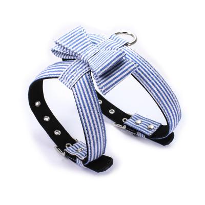China Striped Style Dog Collars And Leashes Fully Adjustable Safe For Dog Walk for sale