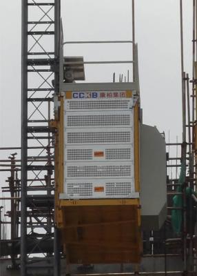 China Rack Pinion Type Construction Site Elevator Low Starting Current Payload Capacity 2000Kg for sale