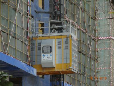 China Elevación del piñón del estante de VFD para los materiales y los pasajeros de construcción en venta