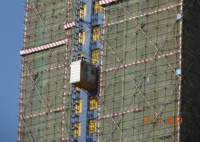 China Los 450M de elevación resistentes estante y alzamiento del material de construcción del piñón en venta