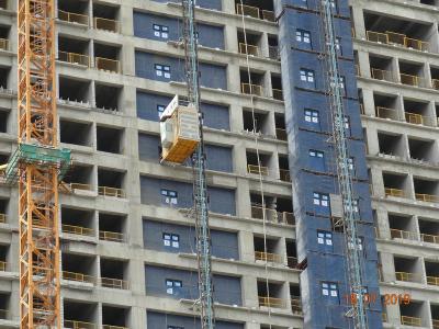 China Elevador alto da construção civil do pinhão da cremalheira do trilho de guia da segurança à venda