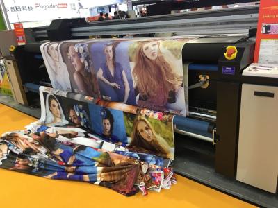 China Impresora automática al aire libre e interior de la tela de Digitaces para la bandera de las exhibiciones en venta