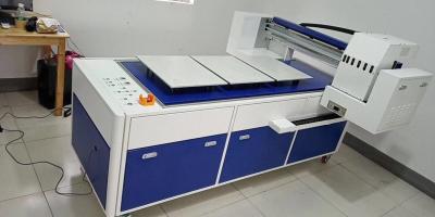 China Digital-T-Shirt Druckmaschinen-Gewebe-Baumwollt-shirt Drucker automatisch mit Pigment-Tinte zu verkaufen