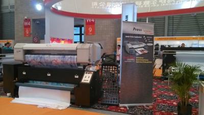 Chine Imprimante automatique de sublimation de Mutoh de tissu, équipement numérique d'impression de tissus à vendre