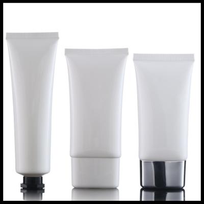 Chine Le sérum cosmétique de PE blanc met les pots en bouteille faciaux de lotion de détergent de conteneur de maquillage 50m 100ml à vendre