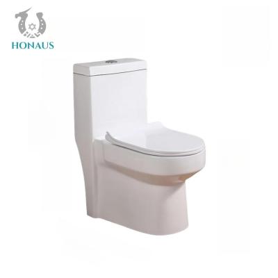 China Canadian Single Piece Wall Mounted Commode One Piece Wc 650*360*740mm for sale