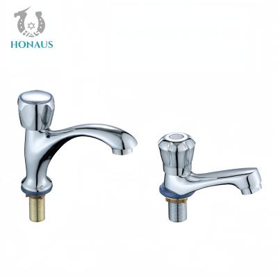 Cina Gravity Die Casting Wash Basin Faucet With Elegant Modern Durable Easy Installation in vendita