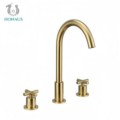 China Classic Wash Basin Faucet Mixer Honeycomb Aerator 2KG Premium Brass Body for sale