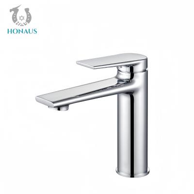 China Premium Quality Wash Basin Faucet Brass Body Elegant Deck Mounted Chromed Surface for sale