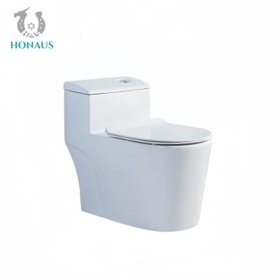 中国 Small Bathroom Best Ceramic One Piece Toilet Bowl S Trap 300mm Dual Flush Modern 販売のため