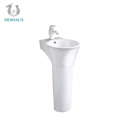 中国 Modern Bathroom Full Pedestal Wash Basin White Two Piece Structure Accessories Included 販売のため