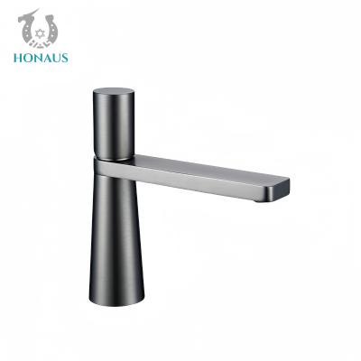 China Luxury Art Wash Basin Faucet Elegant Body Brass Material Electroplated Multi Colors for sale