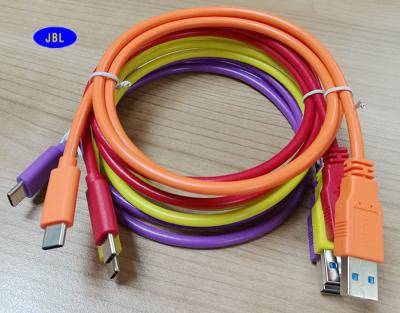 Chine Dactylographiez à C la forme ronde 3,0 colorés câble d'USB pour Nokia MI Macbook LeTv Gionne à vendre