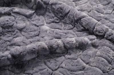 中国 灰色の固体のどの毛皮のウサギ パターン生地ポリエステル150cm 販売のため