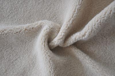 Chine La chaîne 100% de la meilleure qualité de polyester a tricoté le tissu pour des vêtements à vendre