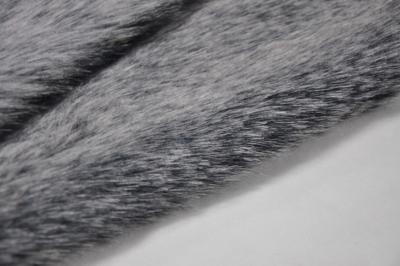 中国 優雅および現代様式の灰色の固体長い毛の毛皮の生地、完全な組合せ 販売のため