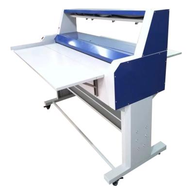 China Intelligente snijmachine Voedingsbreedte 1600 mm Infrarood positionering KT Board Cutting Machine Voor reclame Te koop