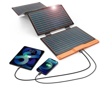 中国 折りたたむUSBポータブル太陽光充電器 モノクリスタル光伏モジュール 18W 販売のため