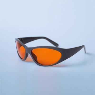 China Óculos de proteção protetores verdes 450nm do laser de vidros do laser do estilo do esporte do CE EN207 à venda