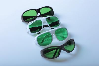 China Óculos de proteção de segurança protetores vermelhos do laser dos óculos de proteção OD3+ do laser do policarbonato 635nm à venda