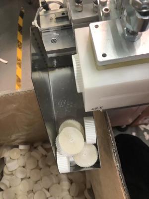 中国 Adjustable Speed Adhesive HME Filter Paper Tape Making Machine for Precise / Consistent Tape Production 販売のため