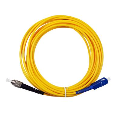 China Cordón de remiendo de la fibra del solo modo del diámetro 3m m UPC, cable ininflamable del remiendo de la fibra óptica en venta