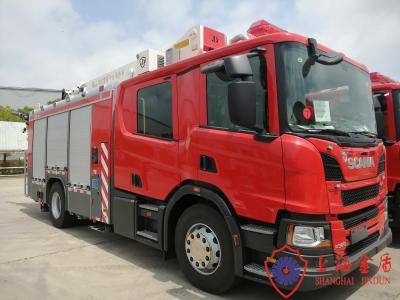 China 25 Meter Working Height Aerial Work Platform Fire Truck Spray Range Over 60m for sale
