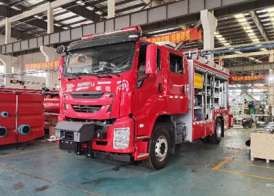 China 4x2 fahren 6 Feuerwehrmänner retten Löschfahrzeug mit leistungsfähigem Kran zu verkaufen