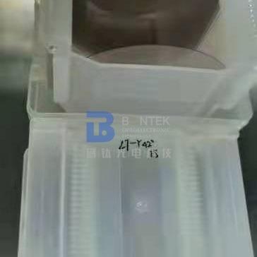 China El FE dopó la oblea negra amarilla LiTaO3 para el almacenamiento de información olográfico de alta densidad en venta