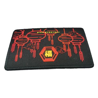 China Exquisite Workmanship Rubber Clothing Labels Lantern Red Black 3D Model Printed Te koop