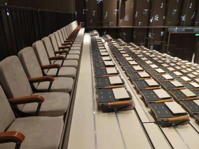 中国 木製のArmrestの講堂の教室の座席/聴衆システム引き込み式の座席 販売のため