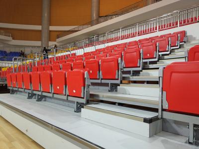 Китай Bleacher электрического HDPE контроля Retractable усаживая со складывая подлокотником продается