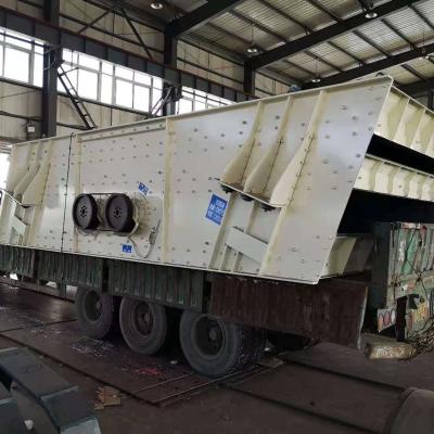 China Mining Dewatering Vibrating Screening Machine For Copper Dressing Plant Te koop