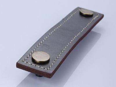 Китай Античная тяга ящика кожи Брауна металла регулирует ручки кожи стола офиса/ручки дрессера продается