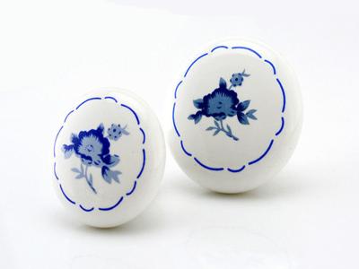 China Tirones redondos de cerámica del aparador de la porcelana del diámetro de las manijas y de los botones 32m m del armario negro de la cocina en venta