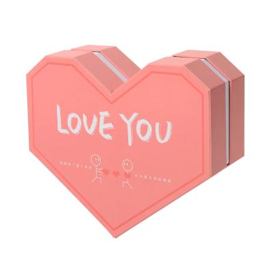 China UV Coating Candy Heart Shaped Chocolate Box Packaging Cardboard Love Heart Box for sale
