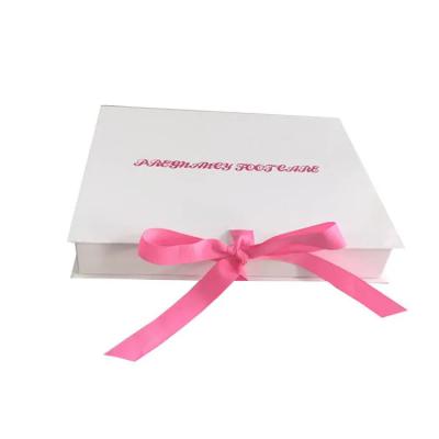 China Logo Printing Festival Mother'S Day Treat Box Plain Gift Box With Ribbon Closure for sale
