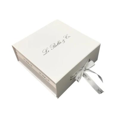 China Luxury Paper Cardboard Packaging Box CMYK 4C Garment Storage Box for sale