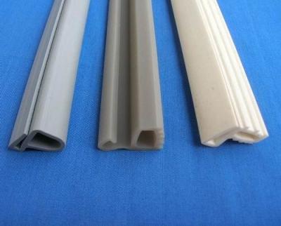 Chine Profils résistants à hautes températures en caoutchouc de silicone pour la bande d'isolation de porte à vendre